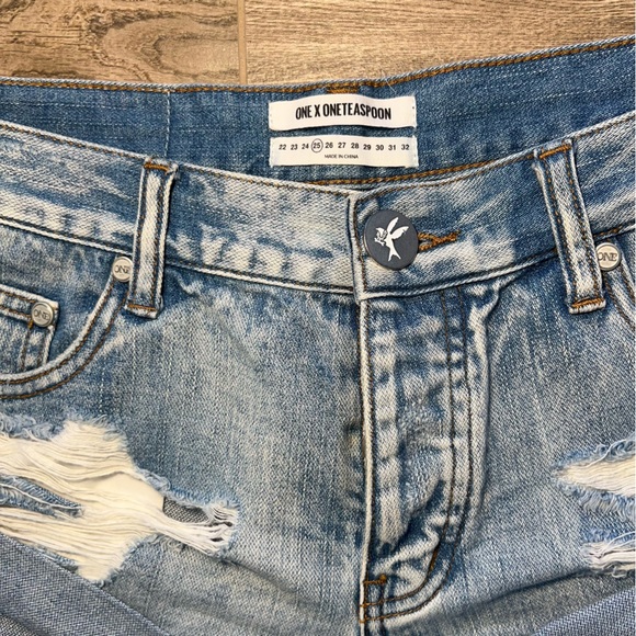 One Teaspoon - Jean shorts in size 25 - Picture 3 of 3